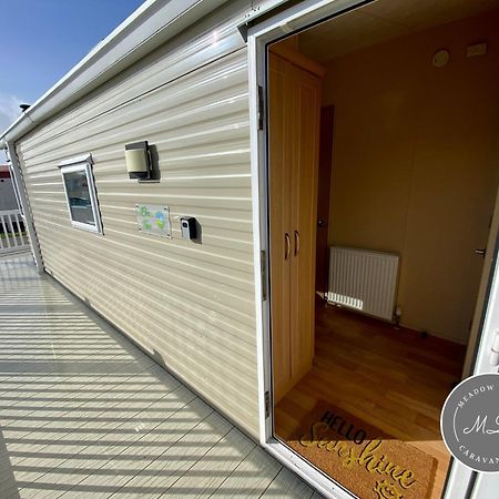 Palm Grove 132 - Pet Friendly, Wifi, Central Heating, Close To Shops And Beach - Meadow Lakes Caravan & Lodge Hire 查珀尔圣伦纳兹 外观 照片