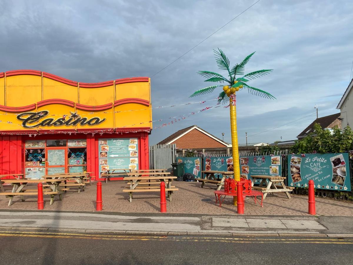 Palm Grove 132 - Pet Friendly, Wifi, Central Heating, Close To Shops And Beach - Meadow Lakes Caravan & Lodge Hire 查珀尔圣伦纳兹 外观 照片