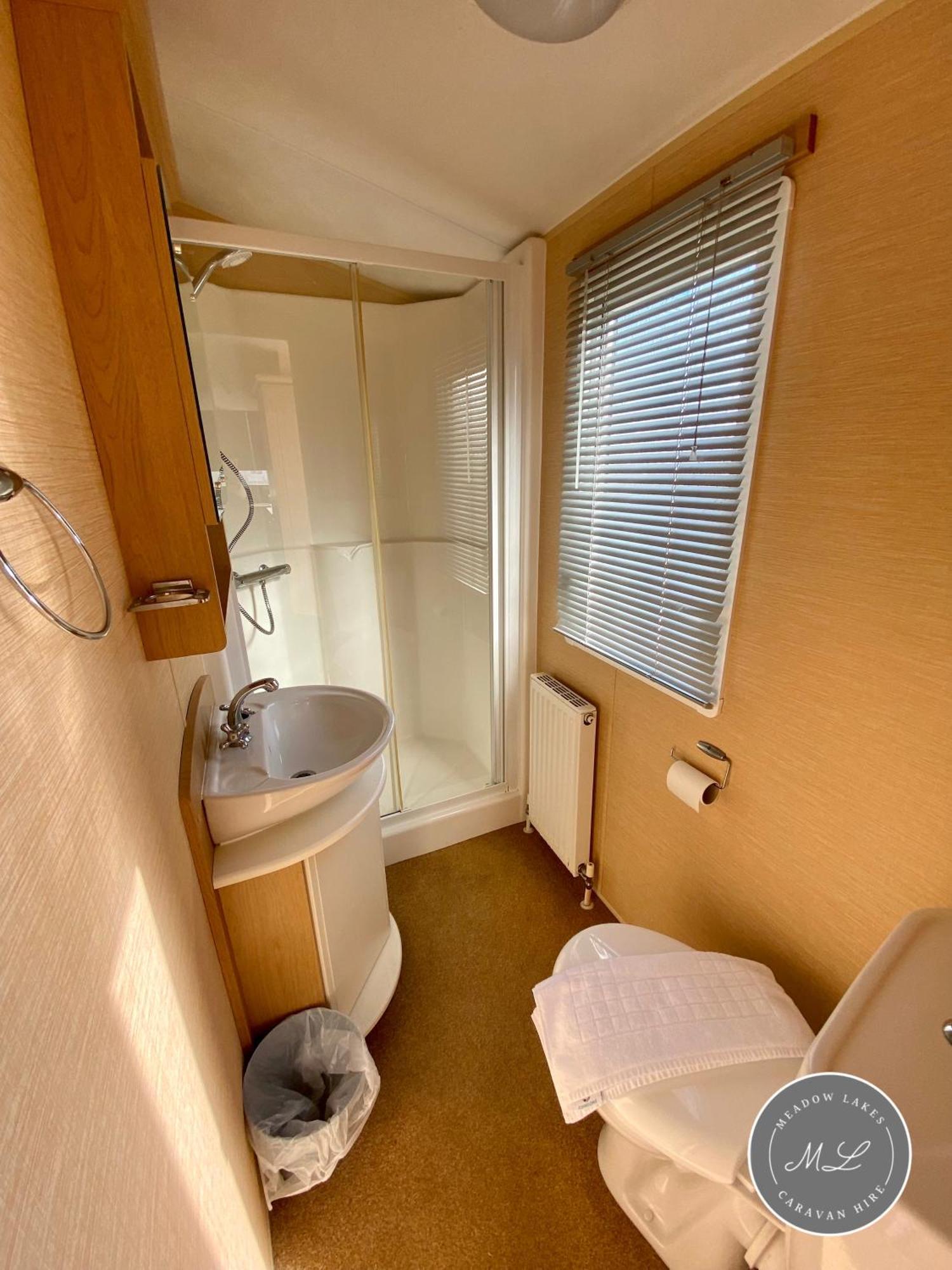 Palm Grove 132 - Pet Friendly, Wifi, Central Heating, Close To Shops And Beach - Meadow Lakes Caravan & Lodge Hire 查珀尔圣伦纳兹 外观 照片