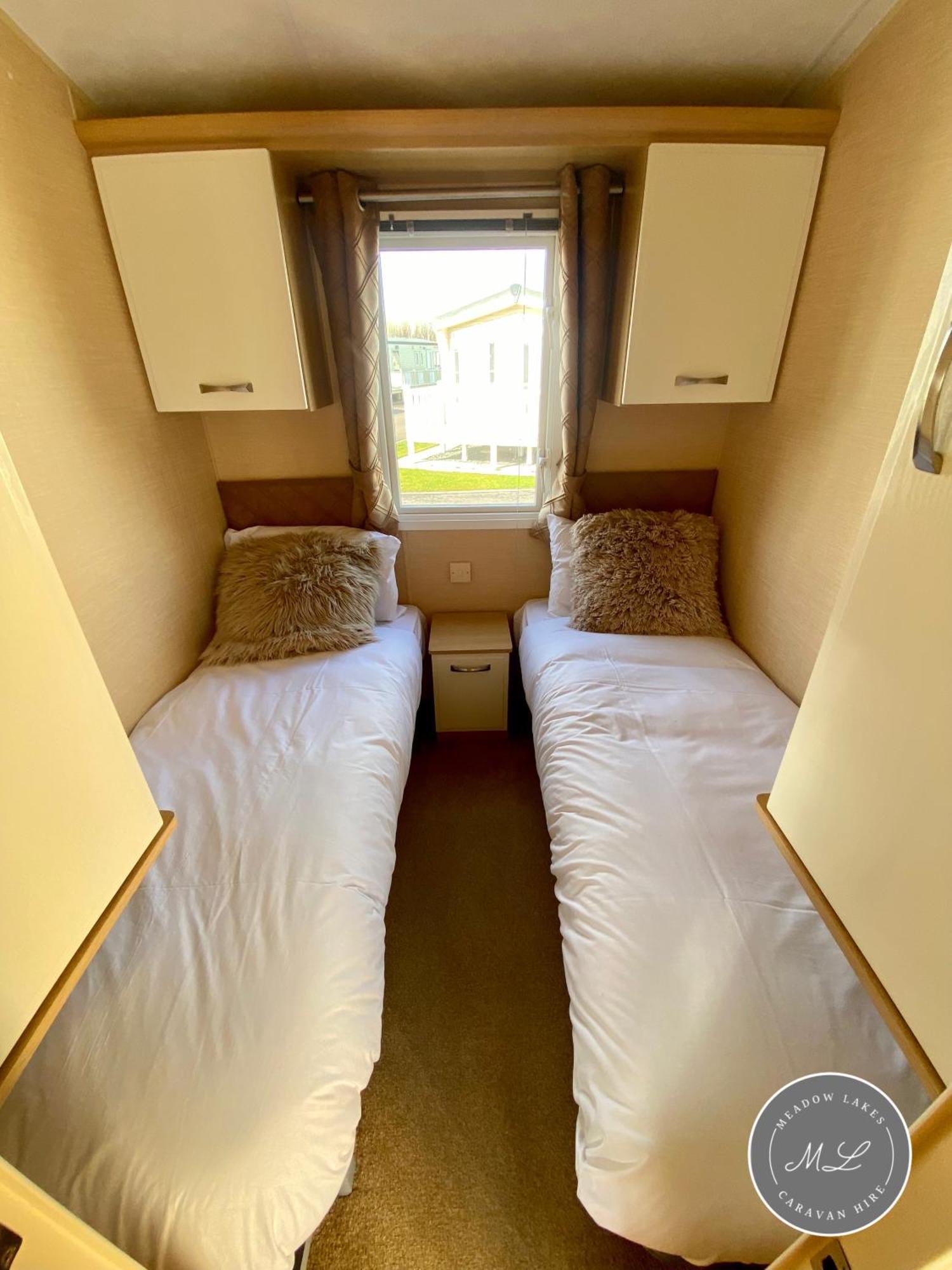 Palm Grove 132 - Pet Friendly, Wifi, Central Heating, Close To Shops And Beach - Meadow Lakes Caravan & Lodge Hire 查珀尔圣伦纳兹 外观 照片