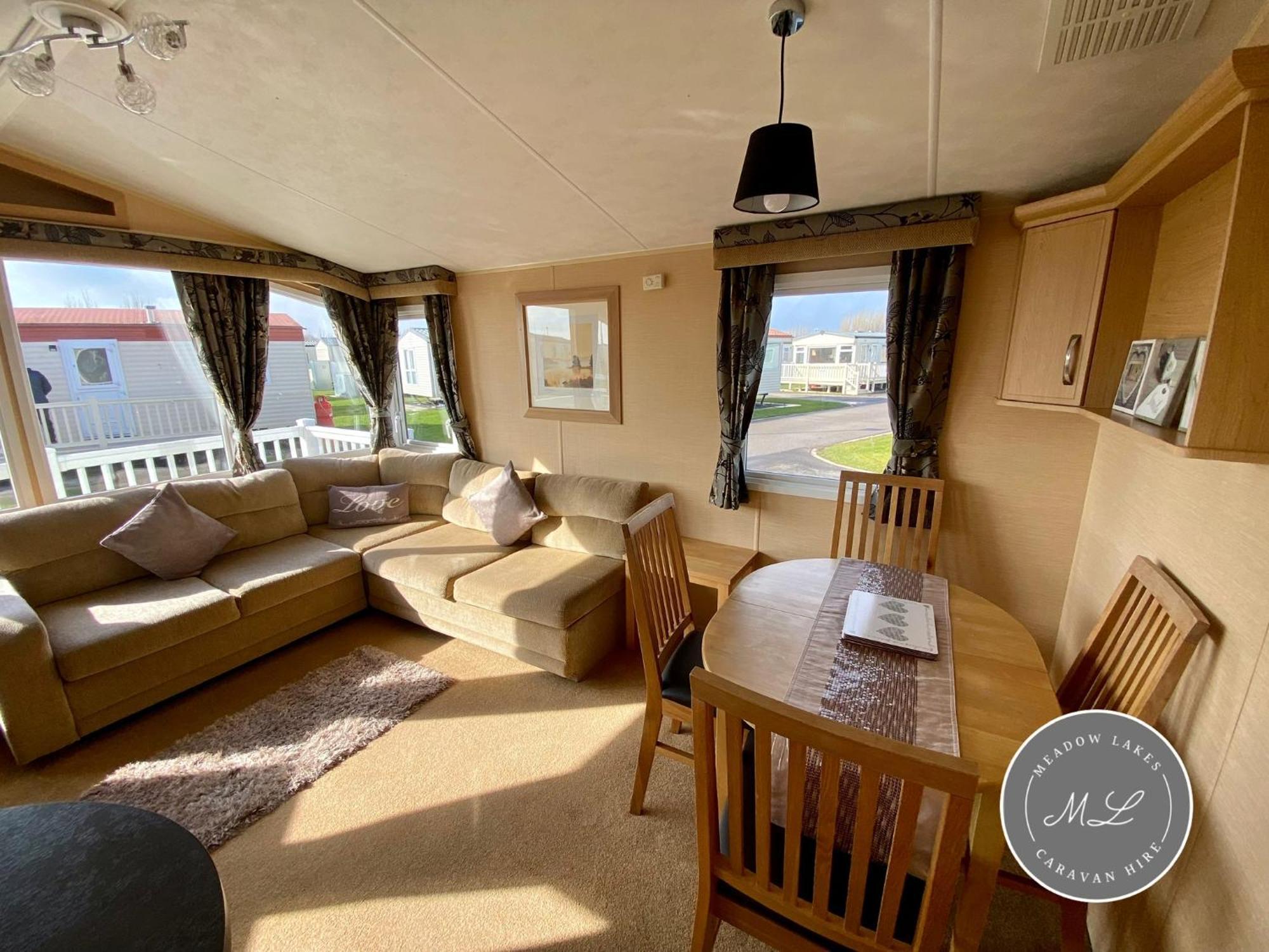 Palm Grove 132 - Pet Friendly, Wifi, Central Heating, Close To Shops And Beach - Meadow Lakes Caravan & Lodge Hire 查珀尔圣伦纳兹 外观 照片